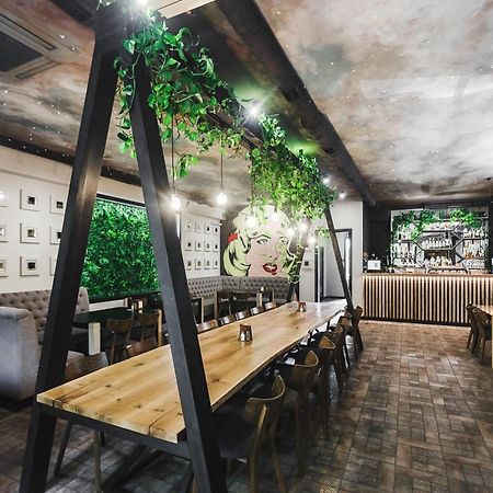Pieno Piano Hotel Ривне Екстериор снимка