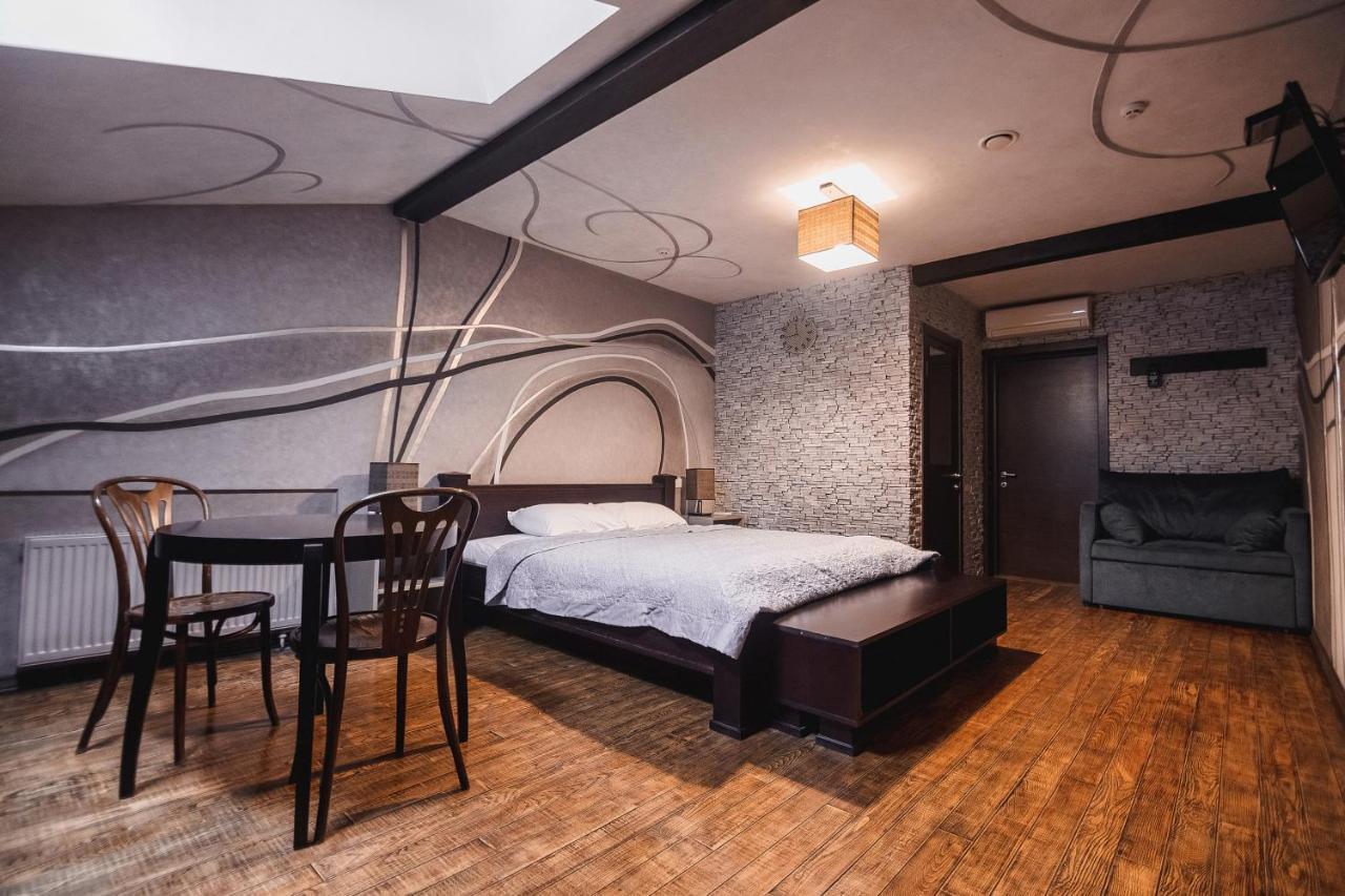 Pieno Piano Hotel Ривне Екстериор снимка