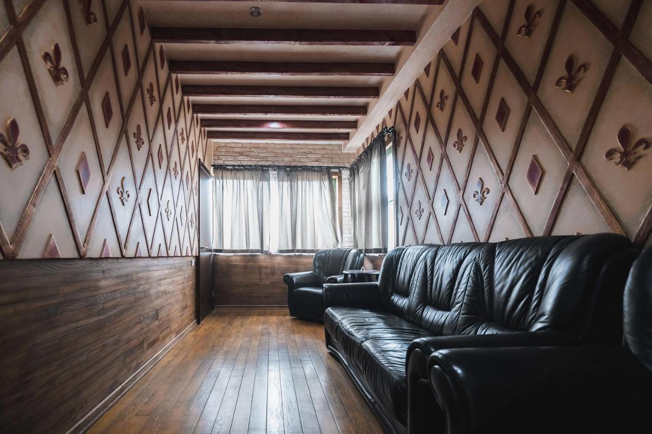 Pieno Piano Hotel Ривне Екстериор снимка