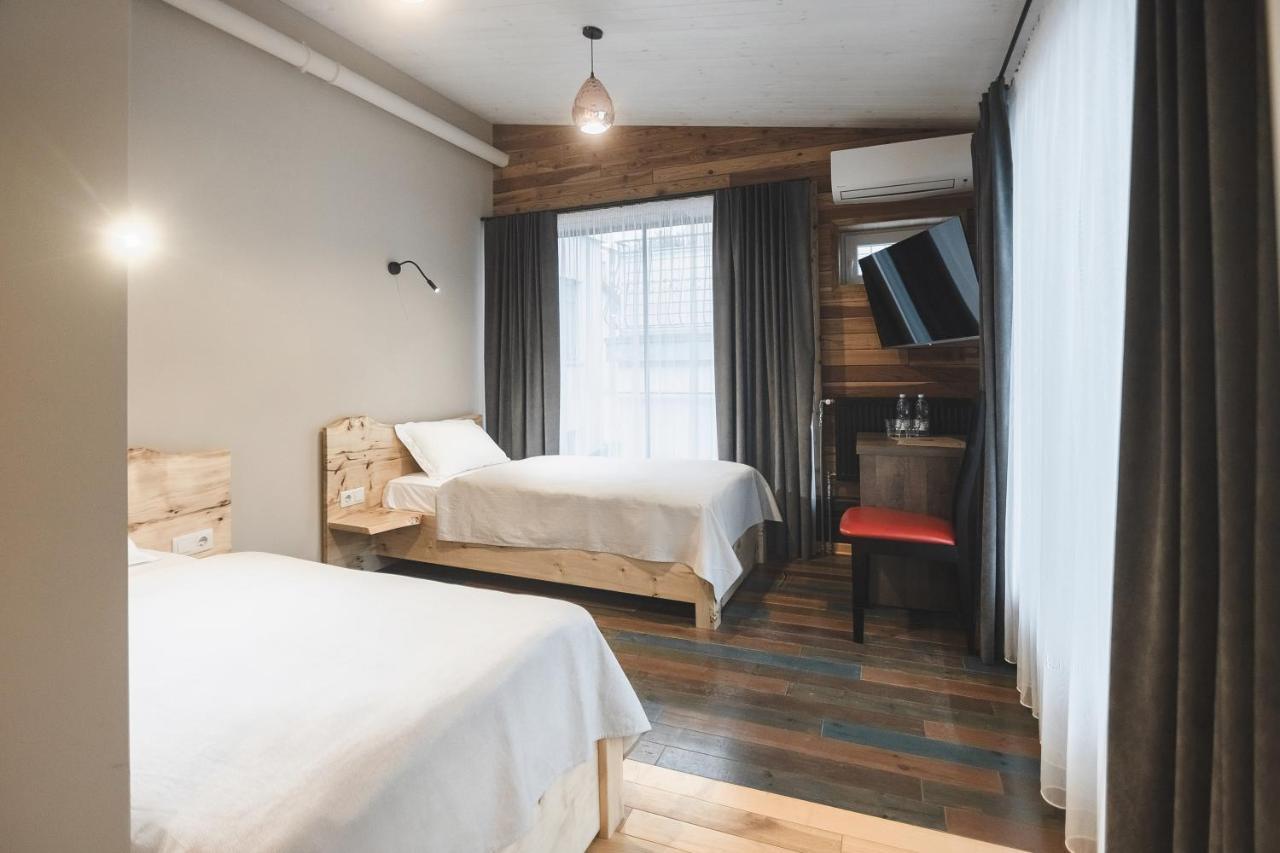 Pieno Piano Hotel Ривне Екстериор снимка
