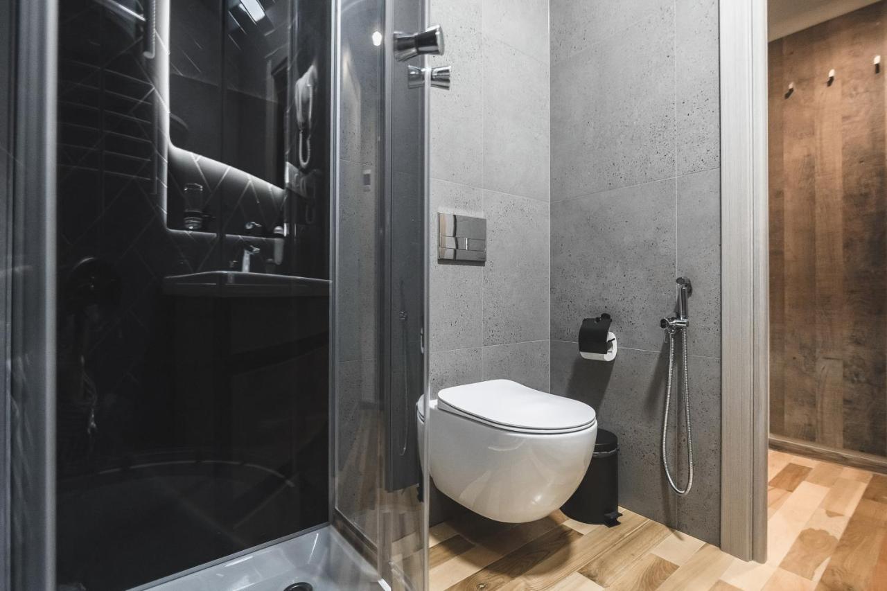 Pieno Piano Hotel Ривне Екстериор снимка